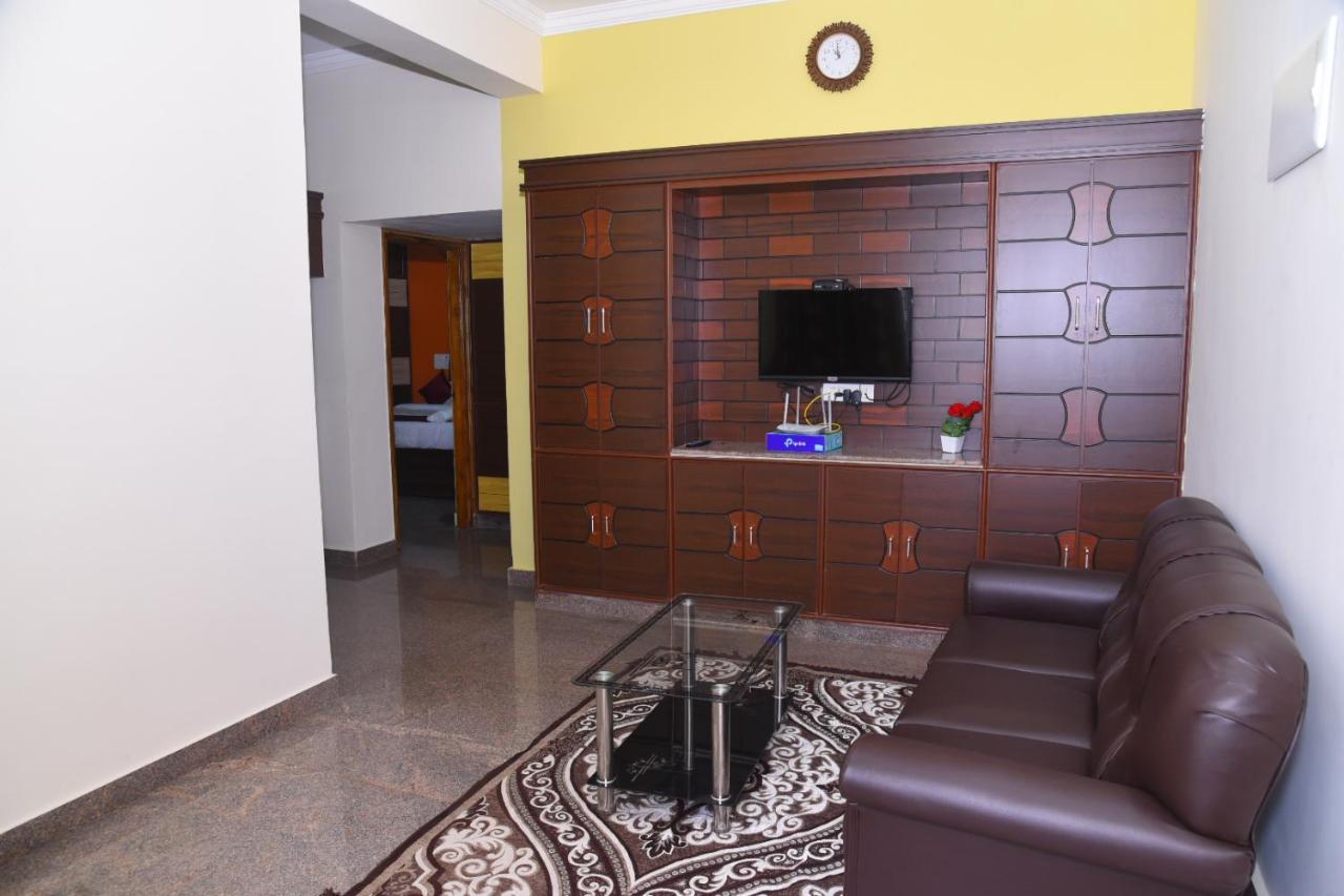 טירופאטי Four Seasons Home Stay מראה חיצוני תמונה