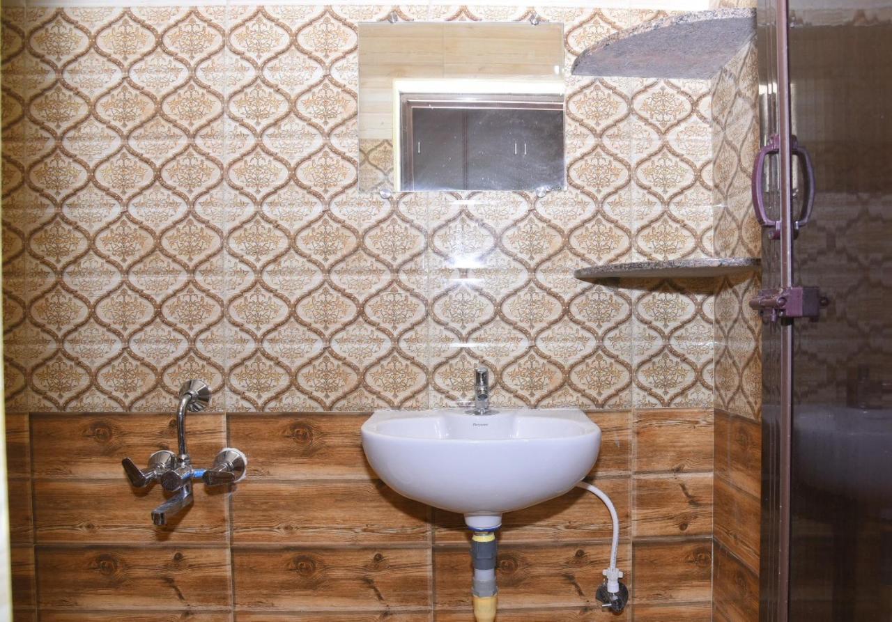 טירופאטי Four Seasons Home Stay מראה חיצוני תמונה