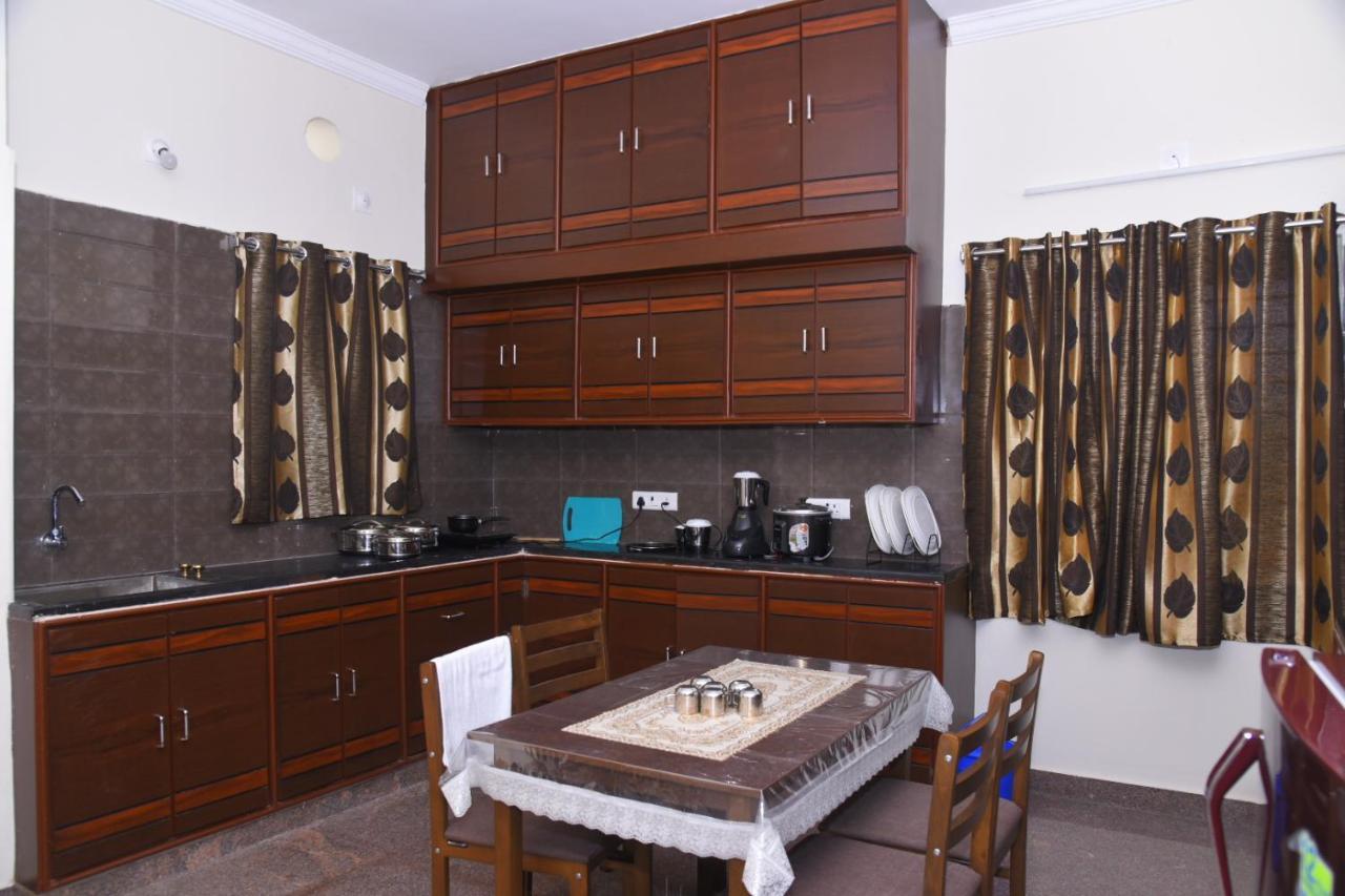 טירופאטי Four Seasons Home Stay מראה חיצוני תמונה