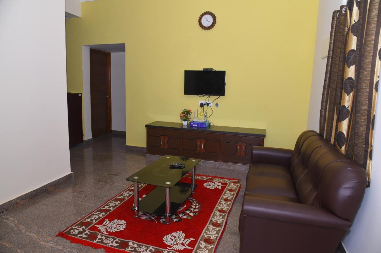 טירופאטי Four Seasons Home Stay מראה חיצוני תמונה