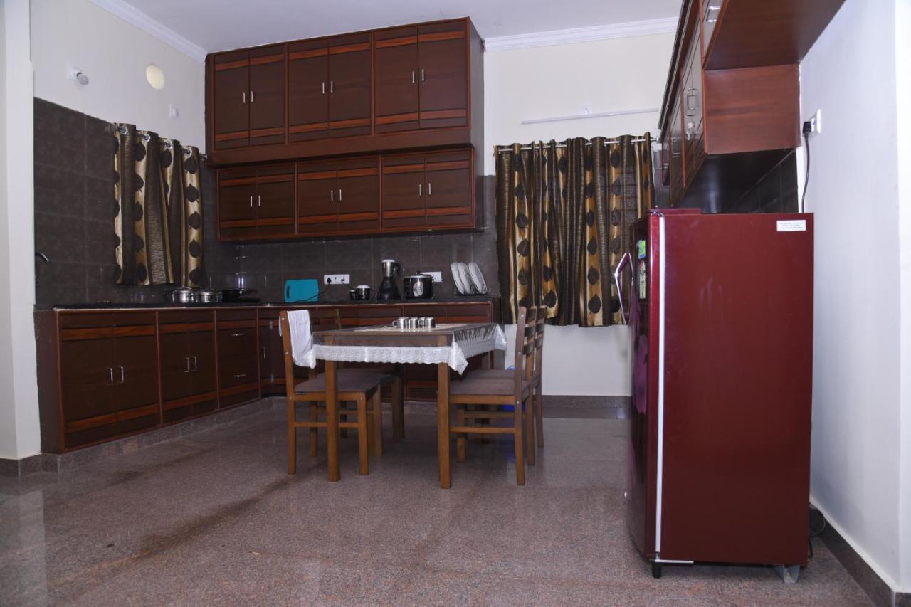 טירופאטי Four Seasons Home Stay מראה חיצוני תמונה