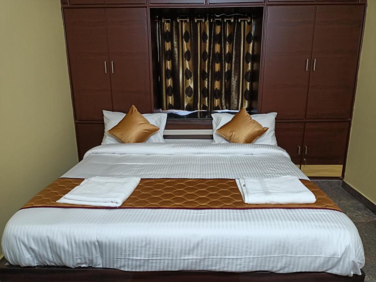 טירופאטי Four Seasons Home Stay מראה חיצוני תמונה