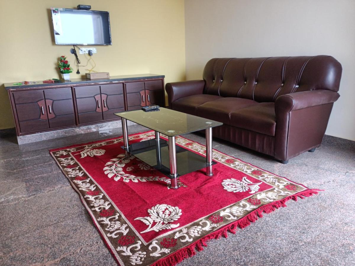 טירופאטי Four Seasons Home Stay מראה חיצוני תמונה